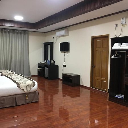 מנדלאי Hotel Yadanar Oo מראה חיצוני תמונה