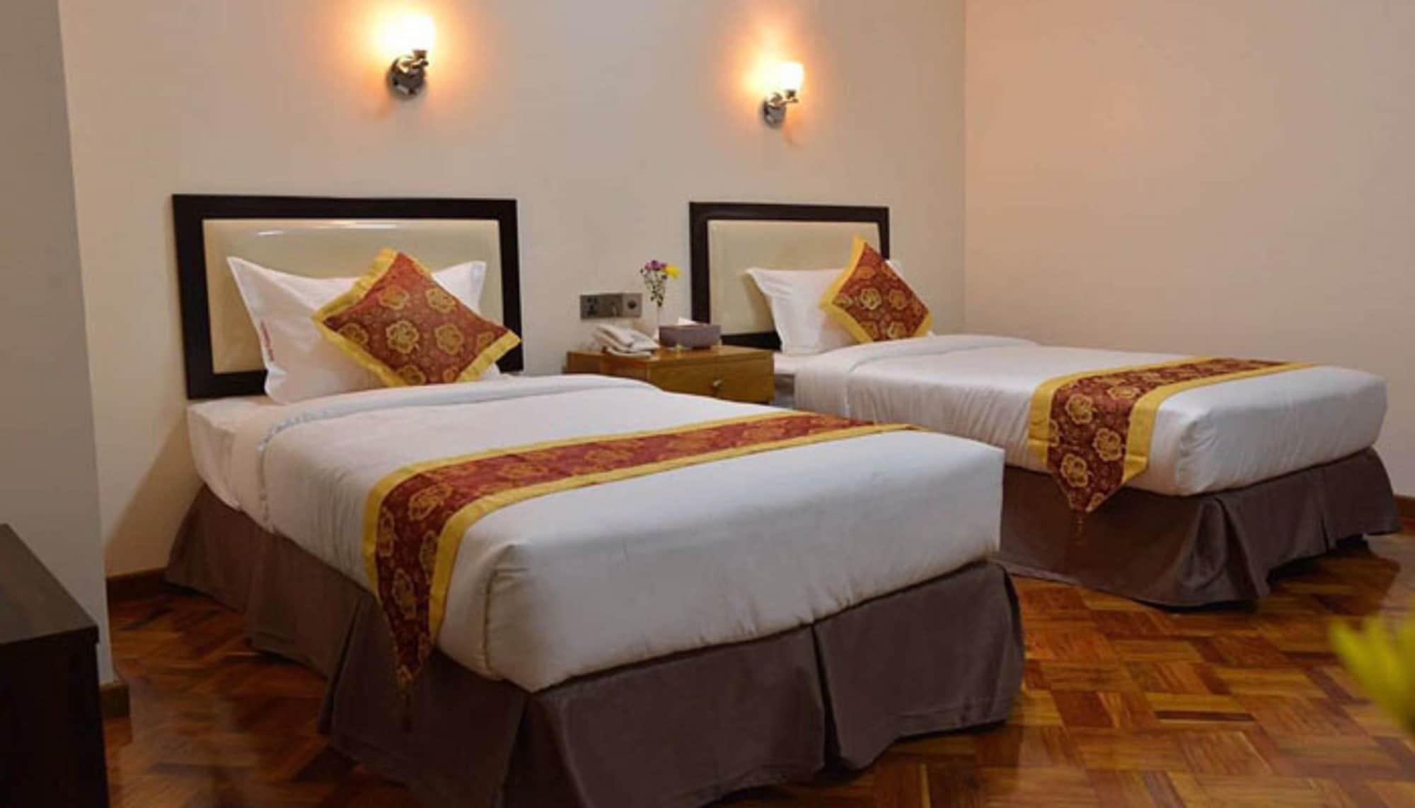 מנדלאי Hotel Yadanar Oo מראה חיצוני תמונה