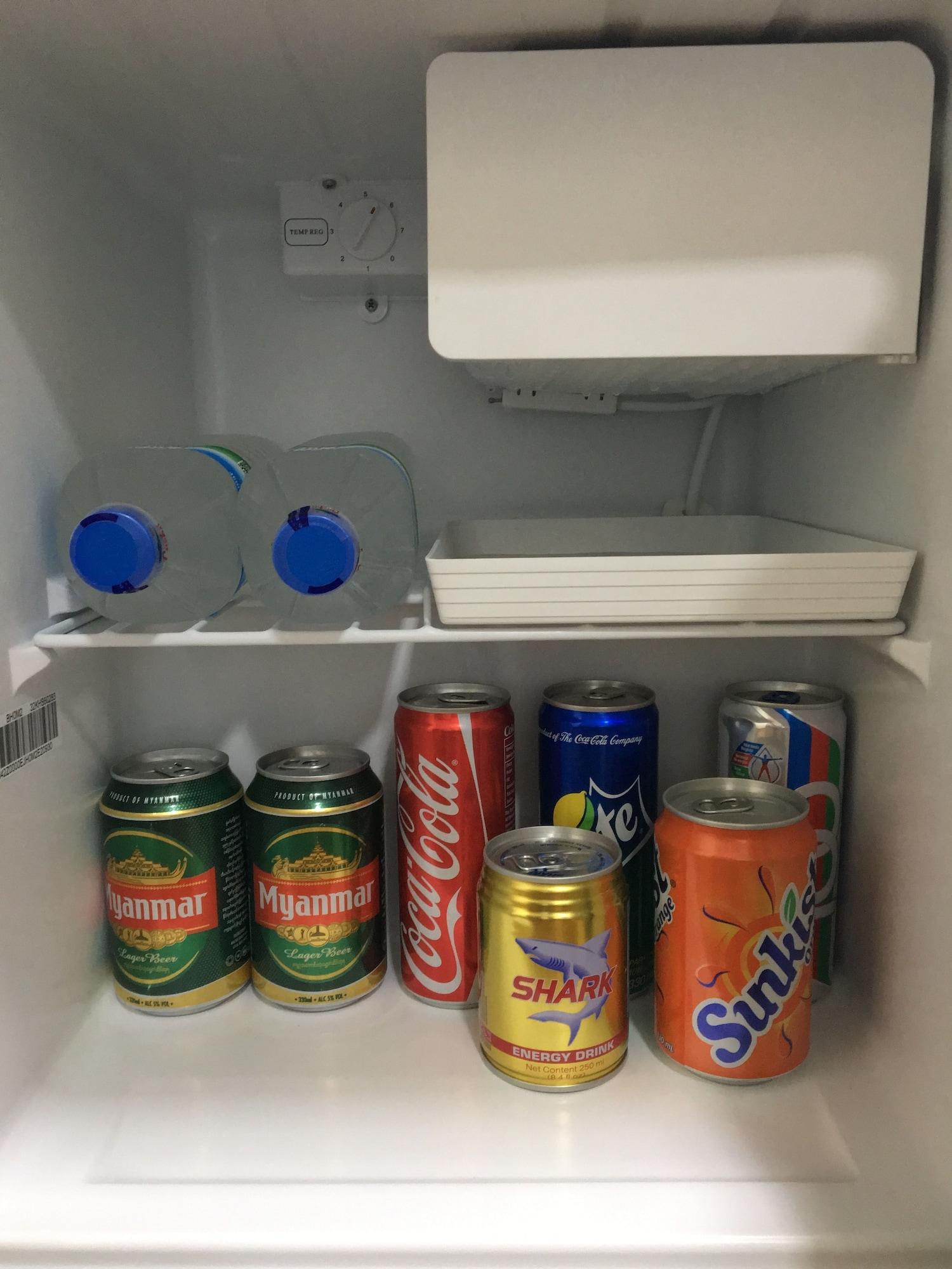 מנדלאי Hotel Yadanar Oo מראה חיצוני תמונה