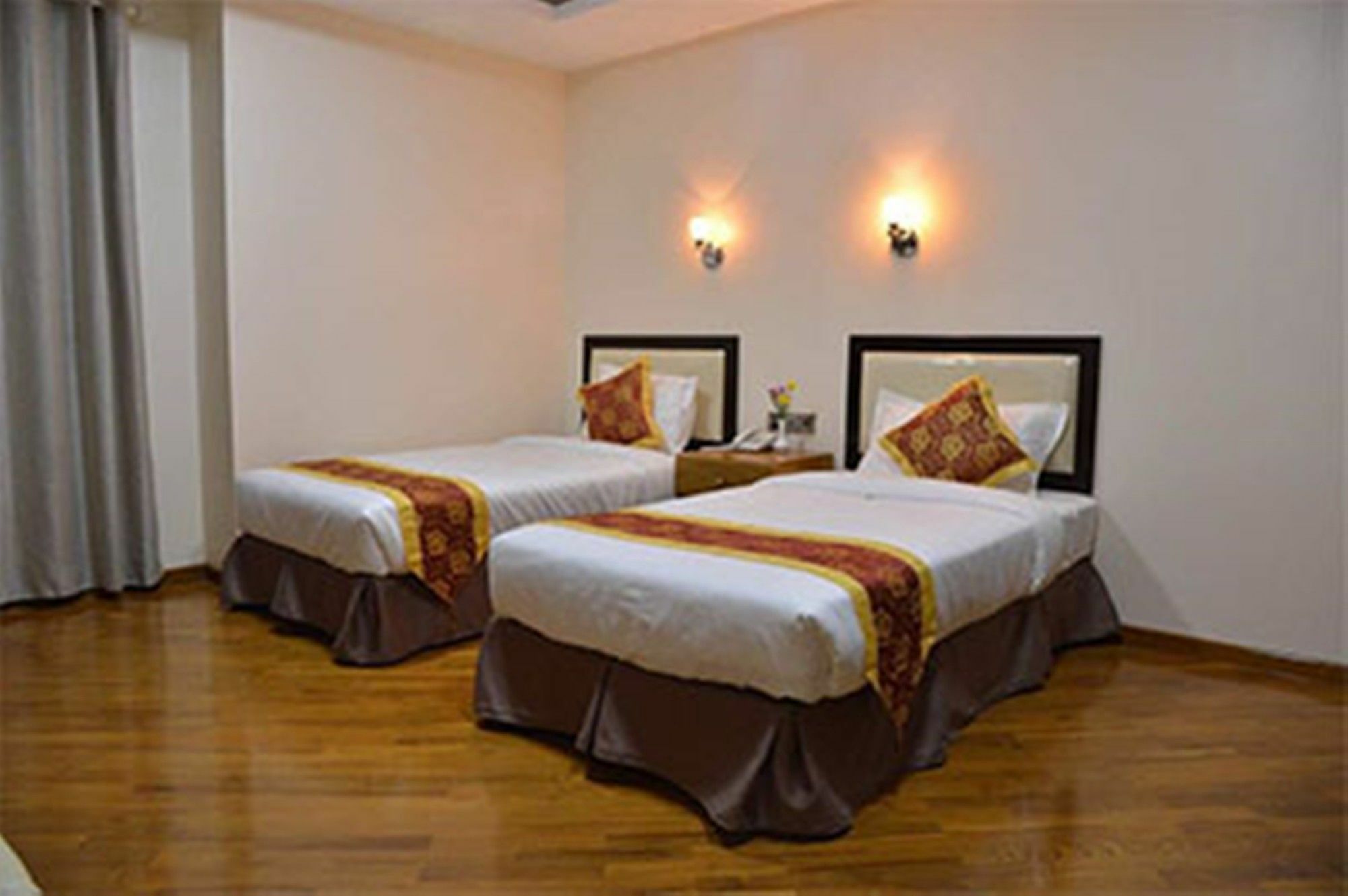 מנדלאי Hotel Yadanar Oo מראה חיצוני תמונה