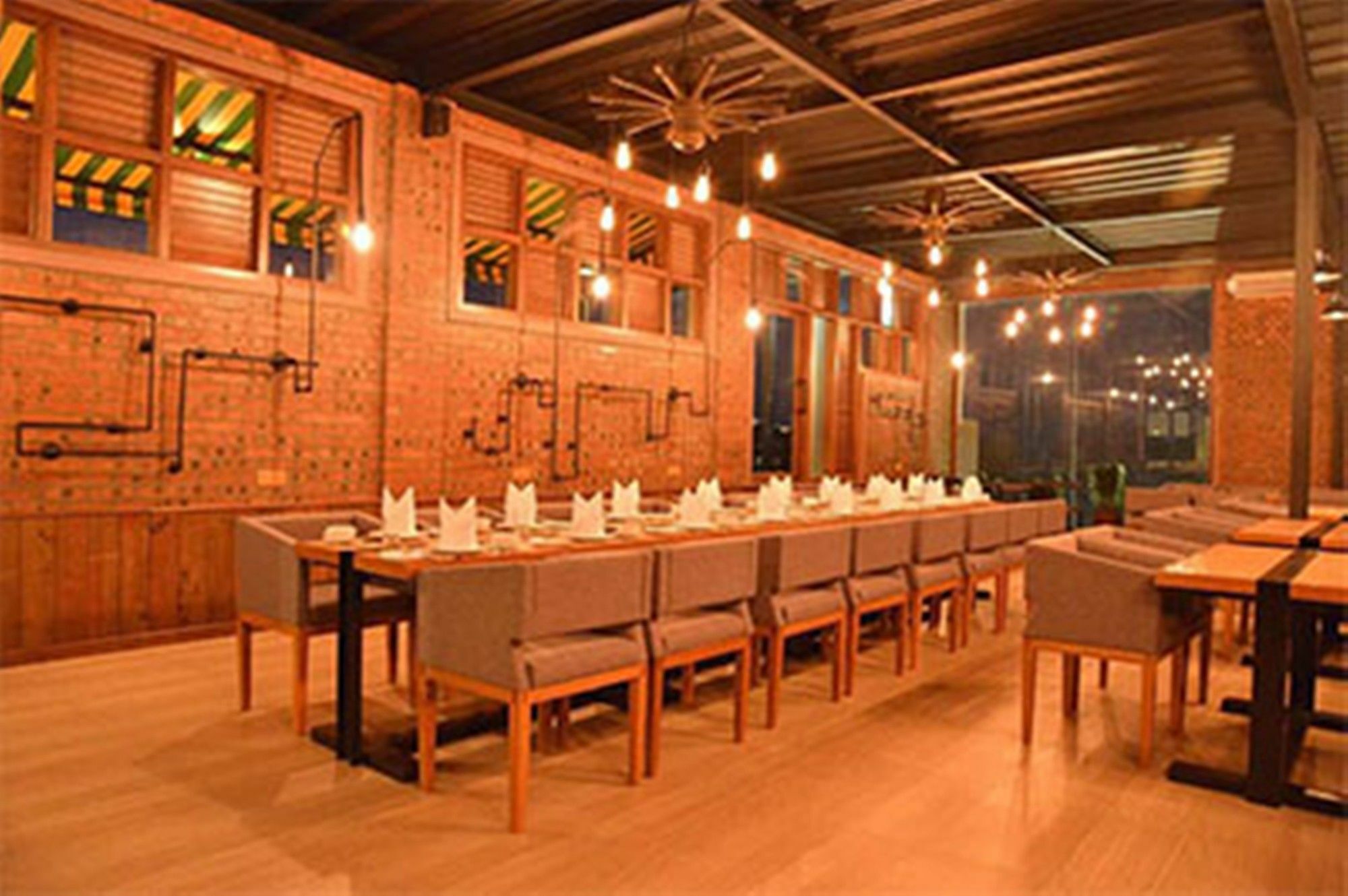 מנדלאי Hotel Yadanar Oo מראה חיצוני תמונה